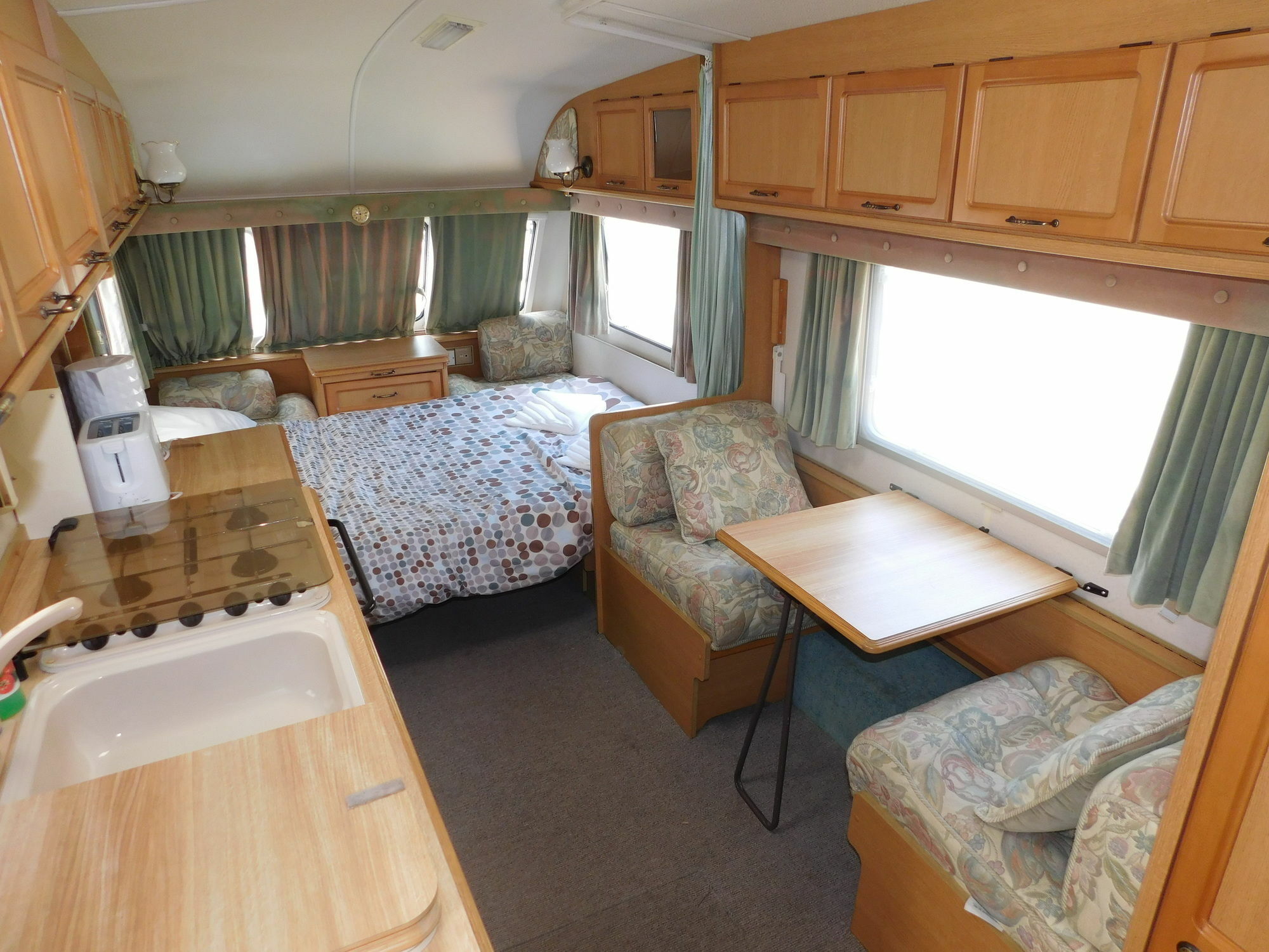 Russell Top 10 Holiday Park Екстер'єр фото